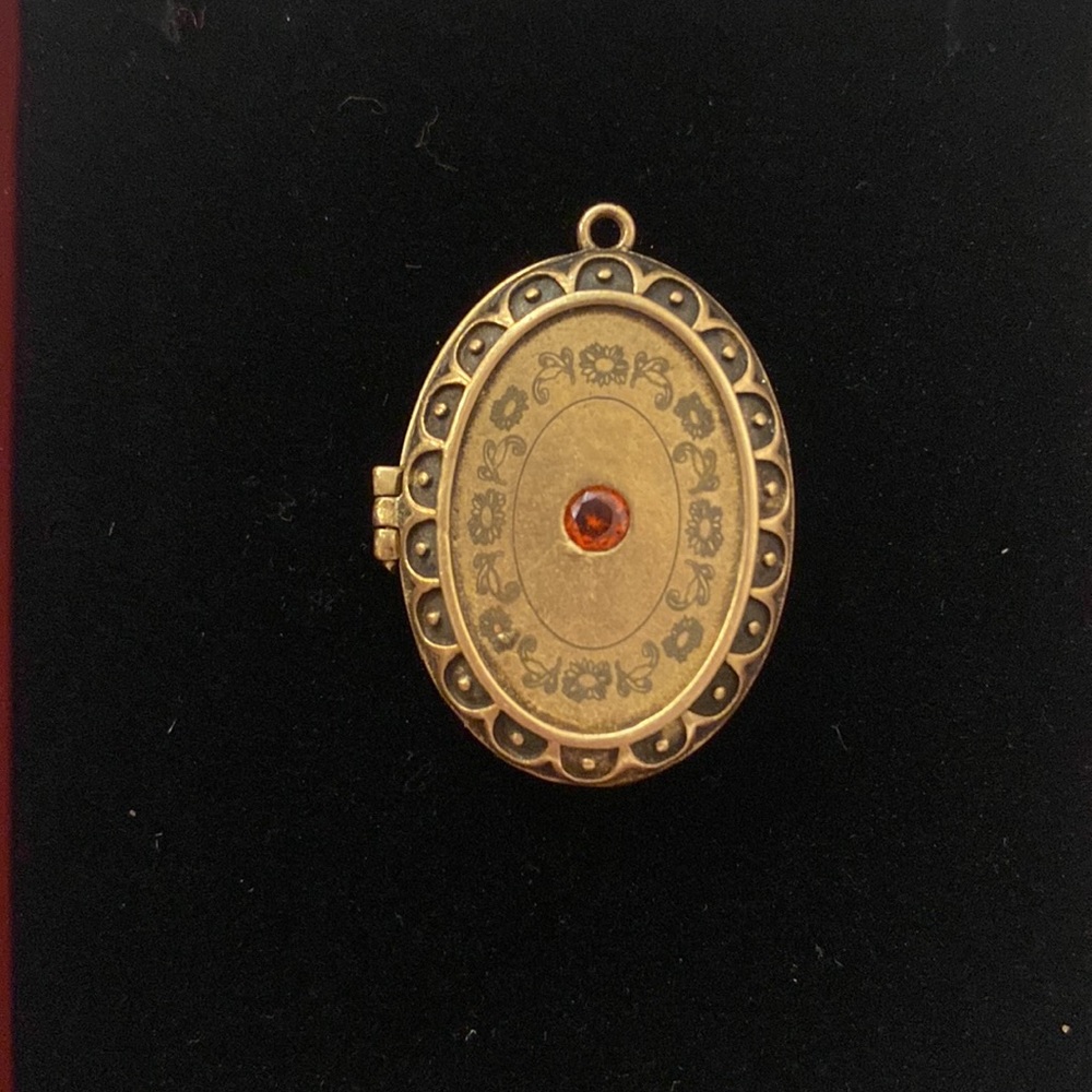TAYLOR SWIFT “WE’LL RUN” LOCKET